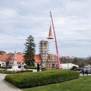 Blagoslov obnovljenog križa i vraćanje kupole zvonika u Remetama